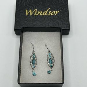 𝅺windsor‎ Aquamarine Crystals and Silver Toned Earrings Pierced Boho Chic NIB